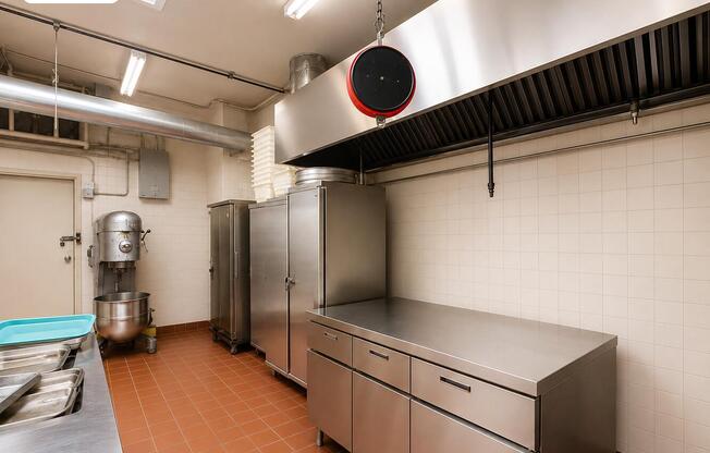29 15 DITMARS BLVD