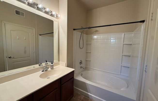 1 bed, 1 bath, $1,900, Unit #728