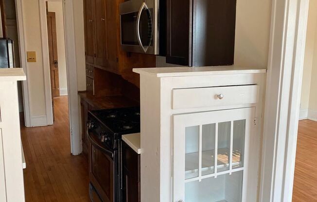 1 bed, 1 bath, $1,100, Unit 101