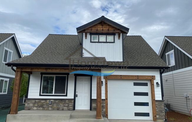 Beautiful Custom Craftsman Home in Coeur d'Alene with 2 Bedrooms and 1.5 Bathrooms!
