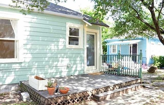 Charming Hyde Park Bungalow