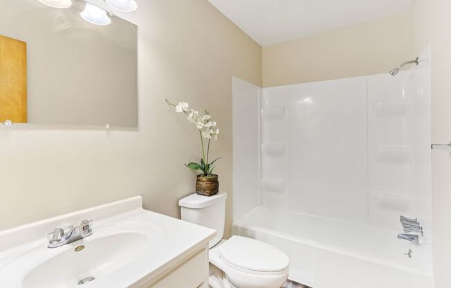 2 beds, 1 bath, 960 sqft, $984, Unit 109