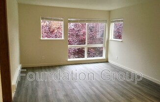 916 N 104 ST