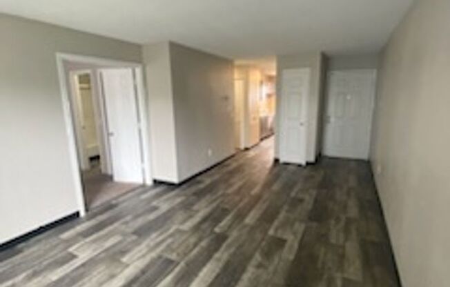2 beds, 2 baths, 856 sqft, $920, Unit 2726-1210