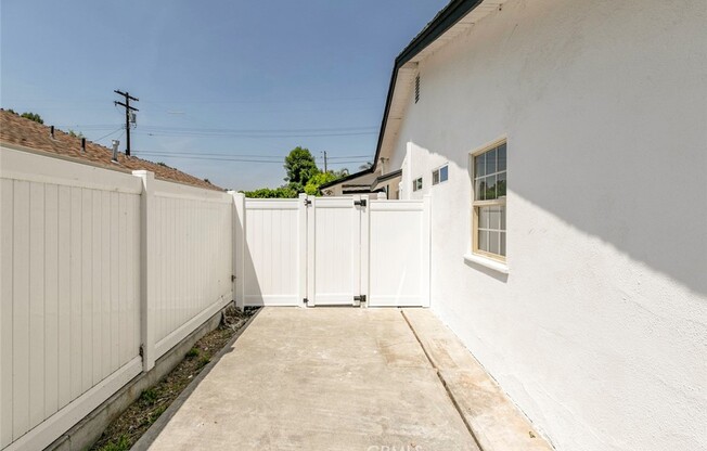 17648 RAYMER ST