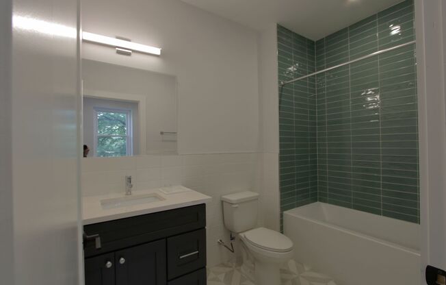 1 bed, 1 bath, 621 sqft, $1,535, Unit 303