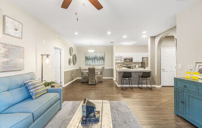 2 beds, 2 baths, 1,007 sqft, $1,579