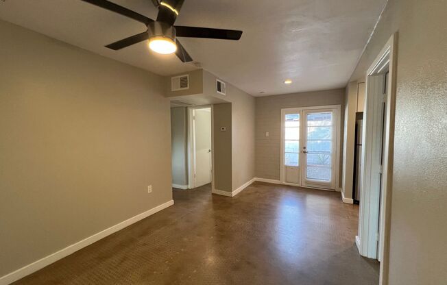 2 beds, 1 bath, $1,375, Unit 380 - 1