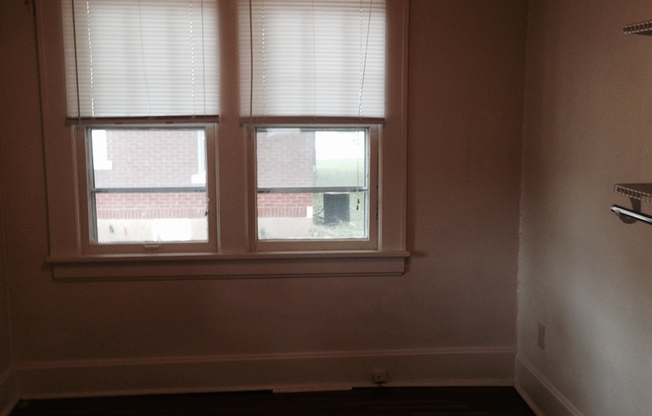 3 bed, 1 bath house just steps from Missouri State University