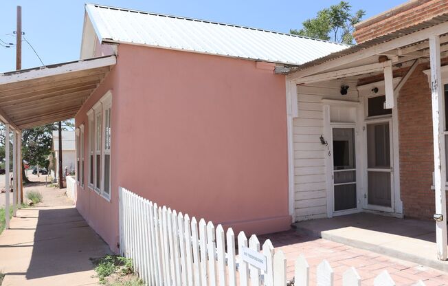 Historical  Downtown Tombstone - All Utilities Included