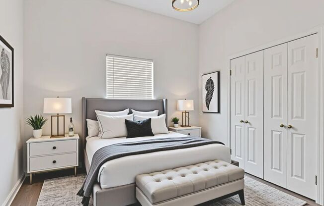 Renovated 2-bedroom, 1-bath apartment at 813 W 9th St, Dallas