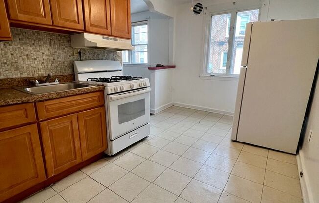 3 beds, 1 bath, $1,700