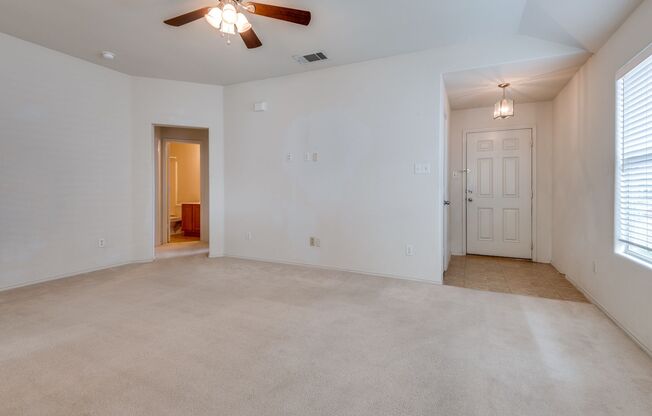 Charming 3-Bedroom Rental in Grand Prairie ISD!