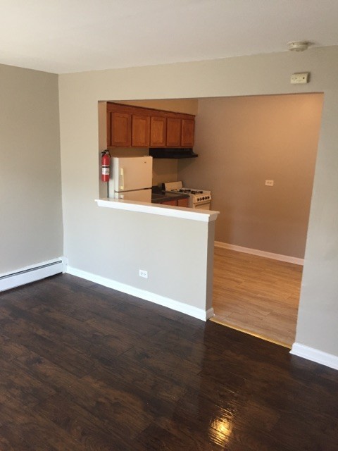Studio, 1 bath, $850, Unit 4