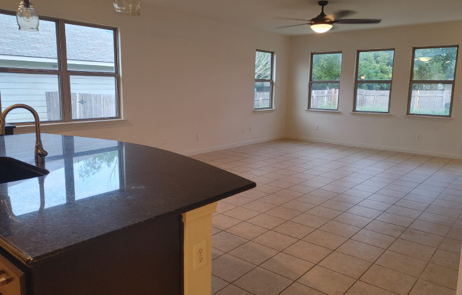 1097 VIOLET LN