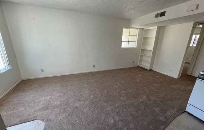 2 beds, 1.5 baths, $4,000, Unit 2