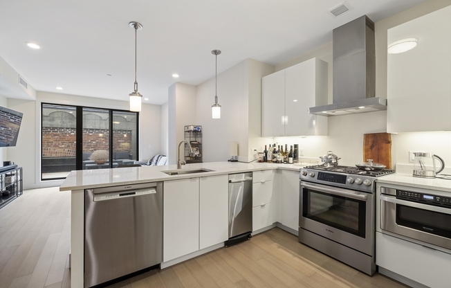 1 bed, 1 bath, 778 sqft, $3,789, Unit 707