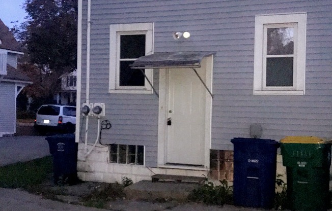 334 S VAN BUREN ST