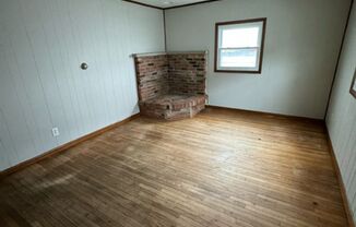 3 beds, 1 bath, $1,080