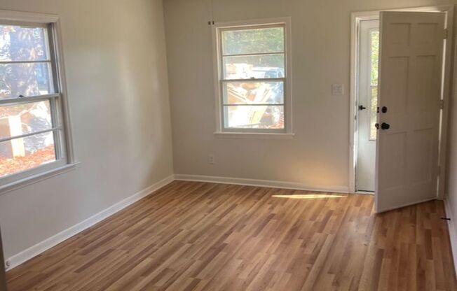 Charming Newly Renovated Duplex in Belmont – Available Now!