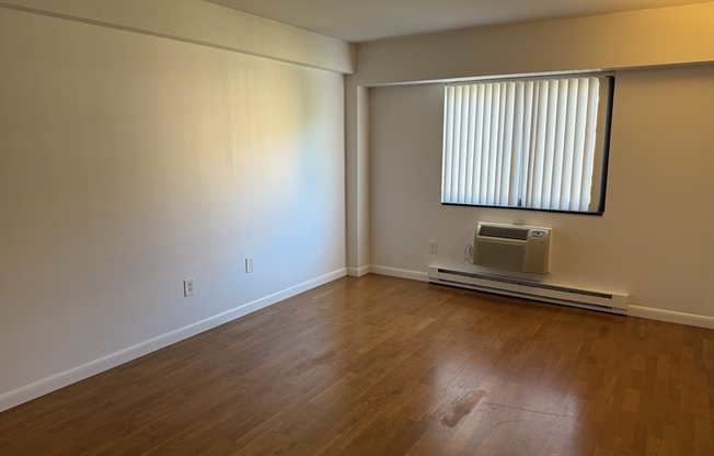 2 beds, 2 baths, 1,004 sqft, $3,350, Unit 401