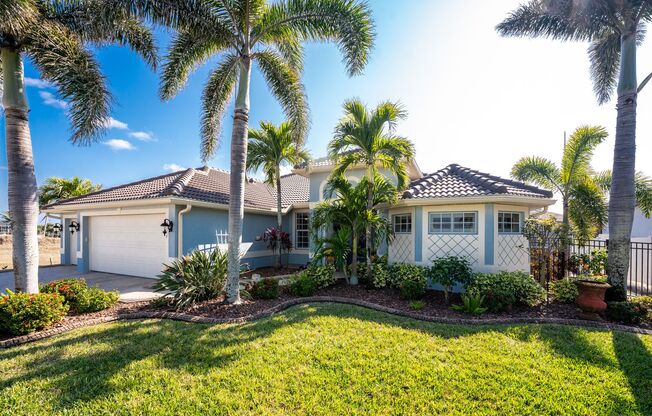 Gulf Access, Waterfront Escape Awaits