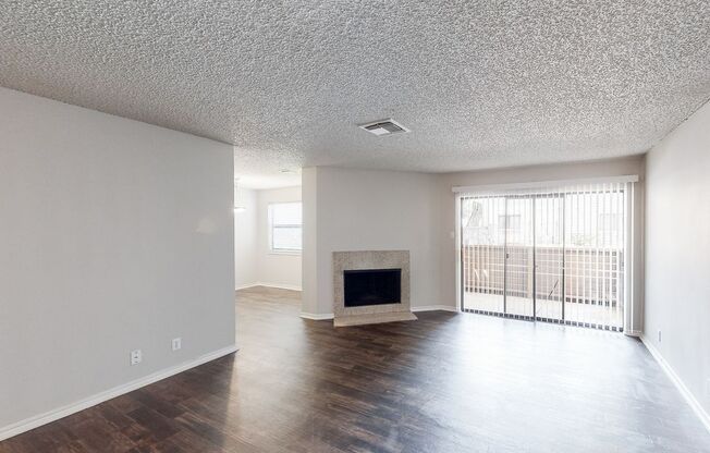 1 bed, 1 bath, 950 sqft, $919