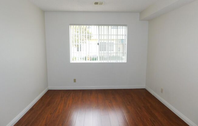 2 beds, 2 baths, $2,650, Unit 301