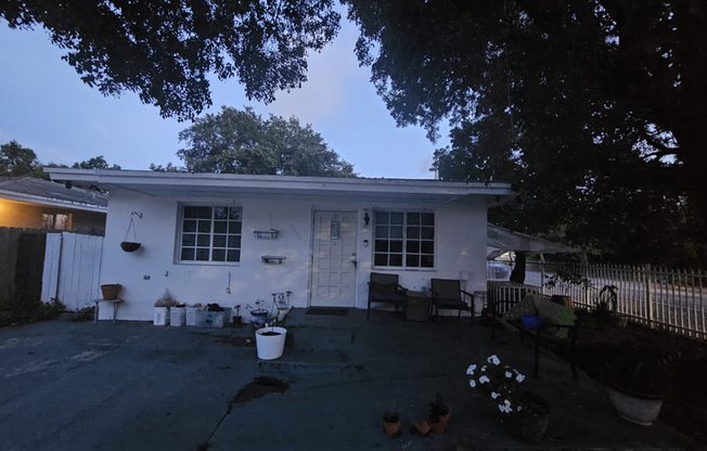 1298 NW 38 ST