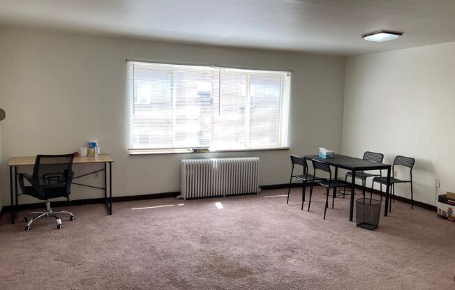 2 beds, 1 bath, 950 sqft, $1,275, Unit 5600 Fifth A312
