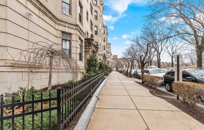 2 beds, 1 bath, 610 sqft, $3,650, Unit 135