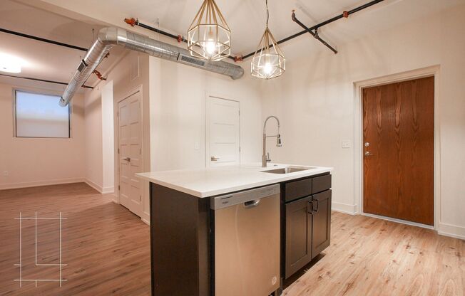 2 beds, 1 bath, $1,584, Unit 875 Michigan Ave Apt. 106