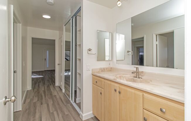 1 bed, 1 bath, 785 sqft, $2,650, Unit L-137