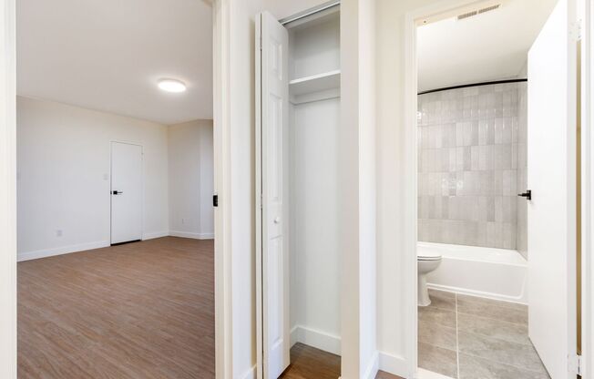 1 bed, 1 bath, 886 sqft, $2,286, Unit C-204