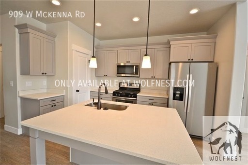 909 W MCKENNA RD