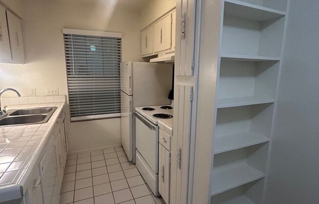 1 bed, 1 bath, 650 sqft, $1,259, Unit SUX-315