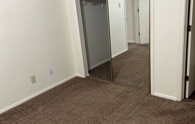 2 beds, 2 baths, 957 sqft, $1,015, Unit 62