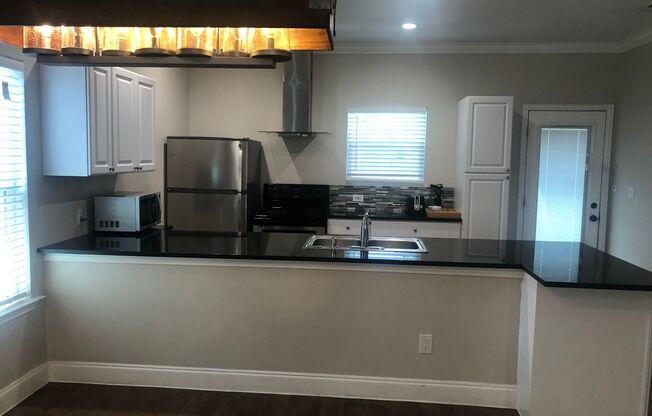 1012 E Oak