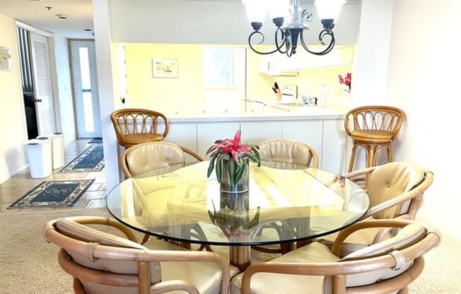 2026 BEACH RENTAL- 2/2 Condo WITH PRIVATE ENTRY - BEACH PLACE - STEPS THE BEACH!!