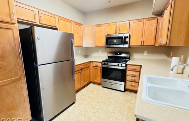 2 beds, 2 baths, $1,745, Unit UNIT 3214