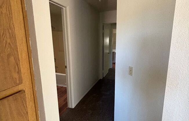 2 beds, 2 baths, 900 sqft, $2,200, Unit 08