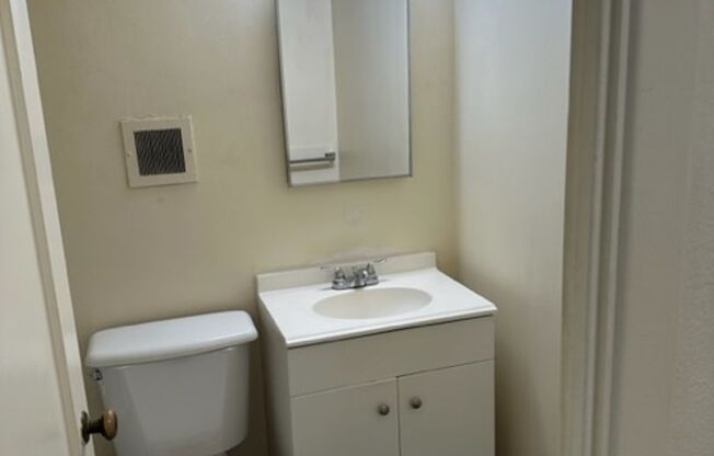 Studio, 1 bath, 348 sqft, $1,125, Unit 104B