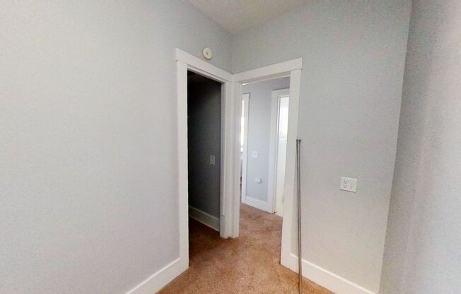 Studio, 1 bath, 350 sqft, $895, Unit 1625-211 East Ave