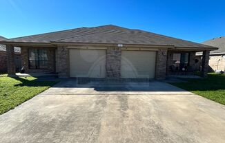 3 beds, 2 baths, $1,250, Unit 1302 Nicholas Cir Unit B