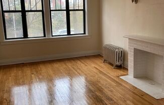 2 beds, 1 bath, $1,545, Unit 1433-2