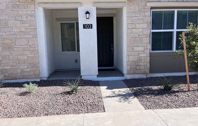 TOWN HOME WITH COMMUNITY POOL AND GATED COMMUNITY