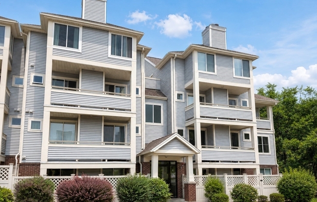 2 beds, 1.5 baths, 1,036 sqft, $2,400, Unit C302