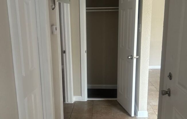 2 beds, 2 baths, 1,000 sqft, $1,725, Unit 3-1631-B