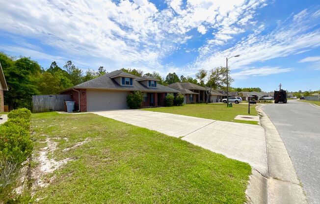 Beautiful Pet Friendly 4bed/2Bath Navarre Home