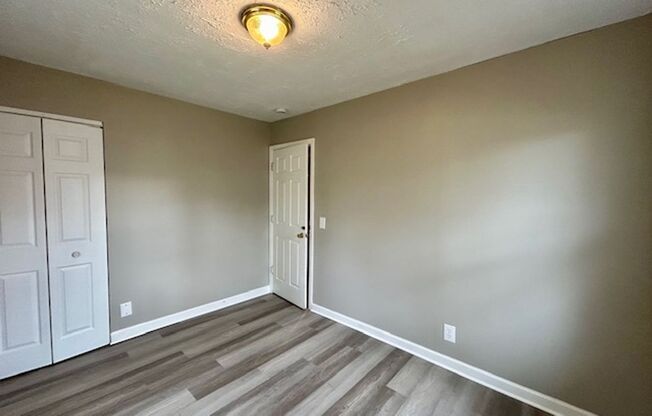 3 beds, 1 bath, $1,275